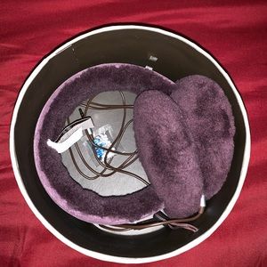 Cute Brand New UGG wired earmuffs 😍